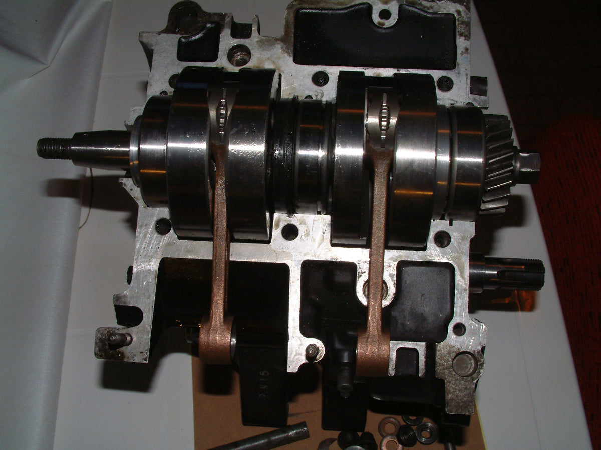 Aprilia RS250/Suzuki RGV250 (VJ22) forgattyústengely/crank shaft hosszú (115 mm) hajtórúddal