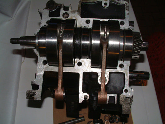 Aprilia RS250/Suzuki RGV250 (VJ22) forgattyústengely/crank shaft hosszú (115 mm) hajtórúddal