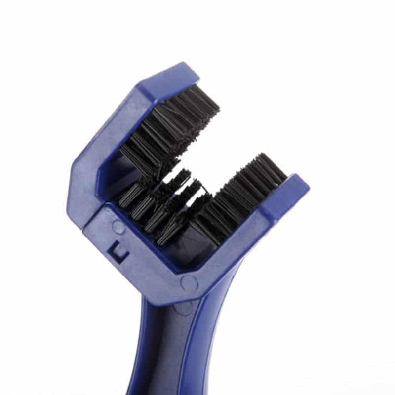 Chain cleaning brush
